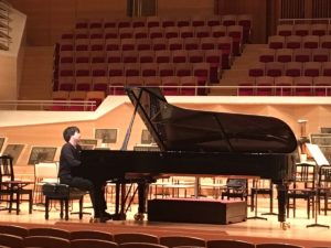 ピアノ｜藤田真央の父親・全健さんは医師だった。母親はピアニスト？